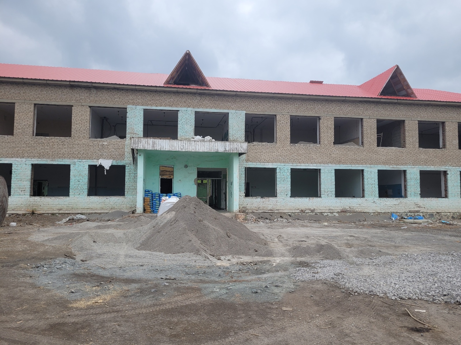 В здании бывшей сибайской школы №4 начали ремонт