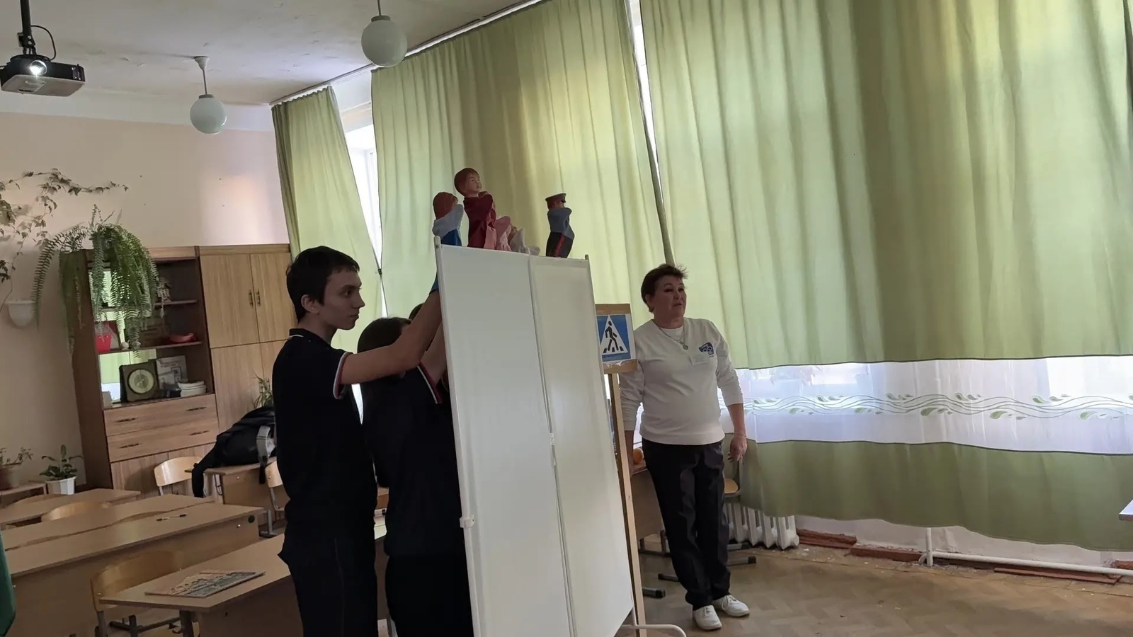 Телемост связал юных инспекторов из Сибая и Донецка