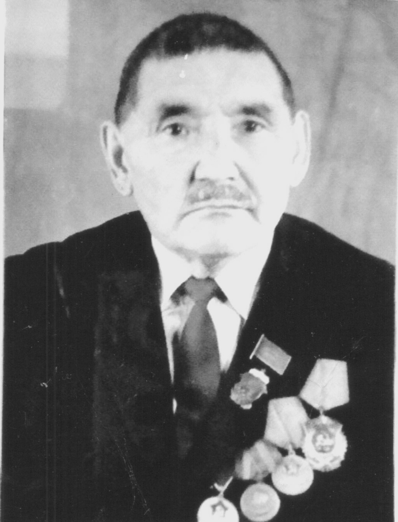 Стахановец Бакрузякского рудника Сунагат Харрасов