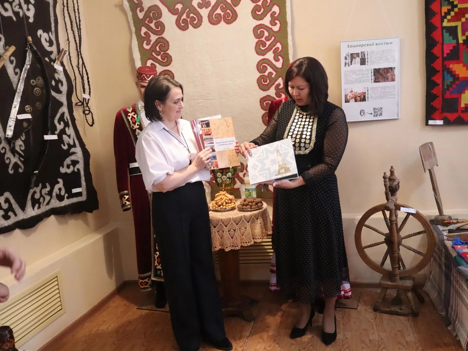 Выставка «Мирас» в Кизильском музее