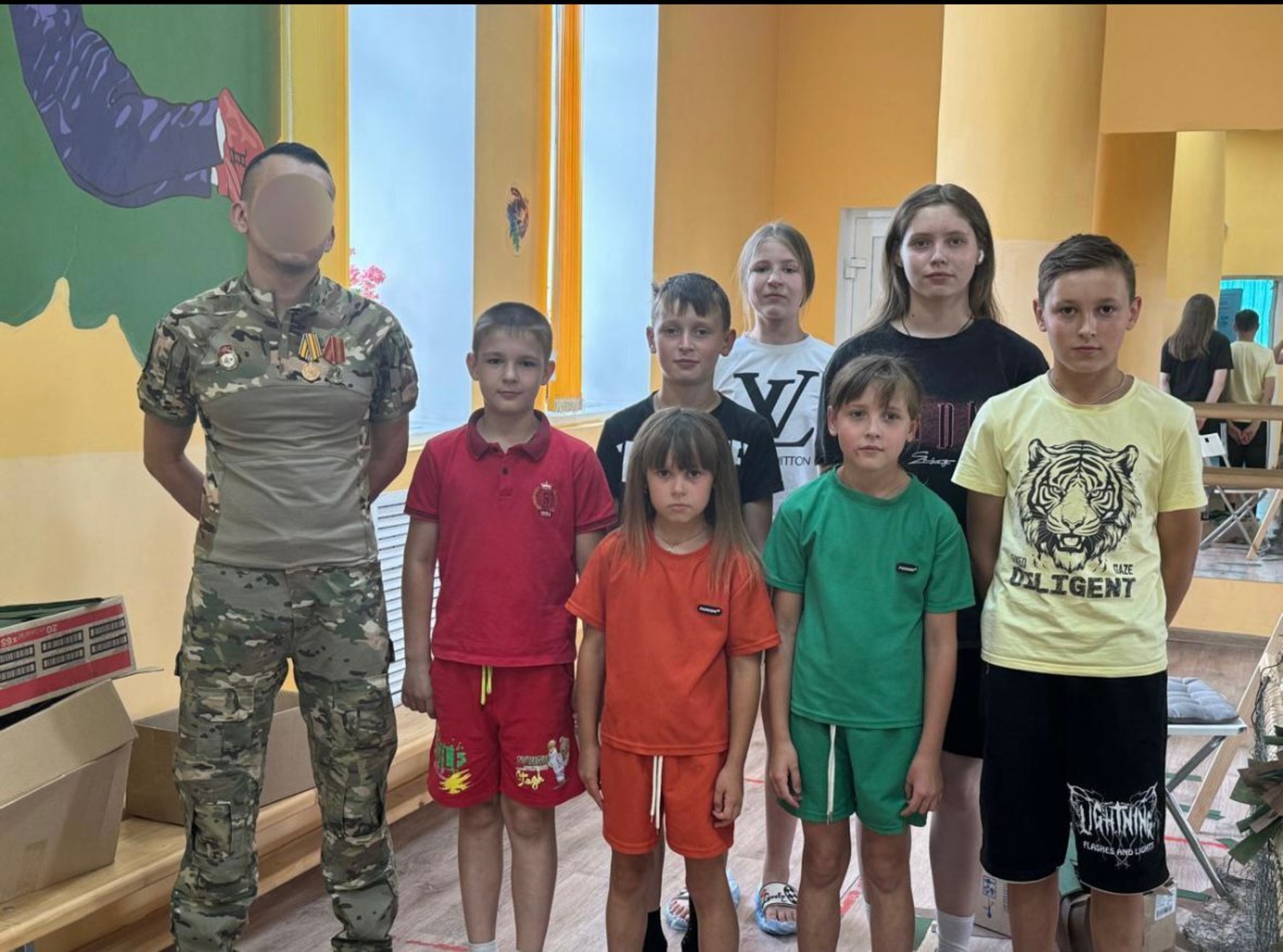 Бойцы вдохновляют младшее поколение