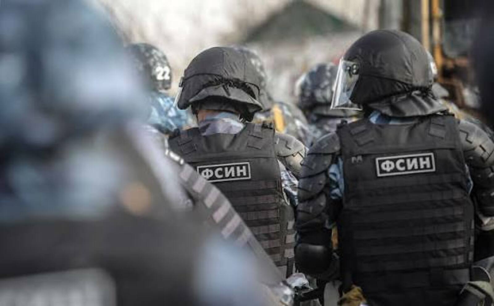 О повышении выплат сотрудникам ФСИН