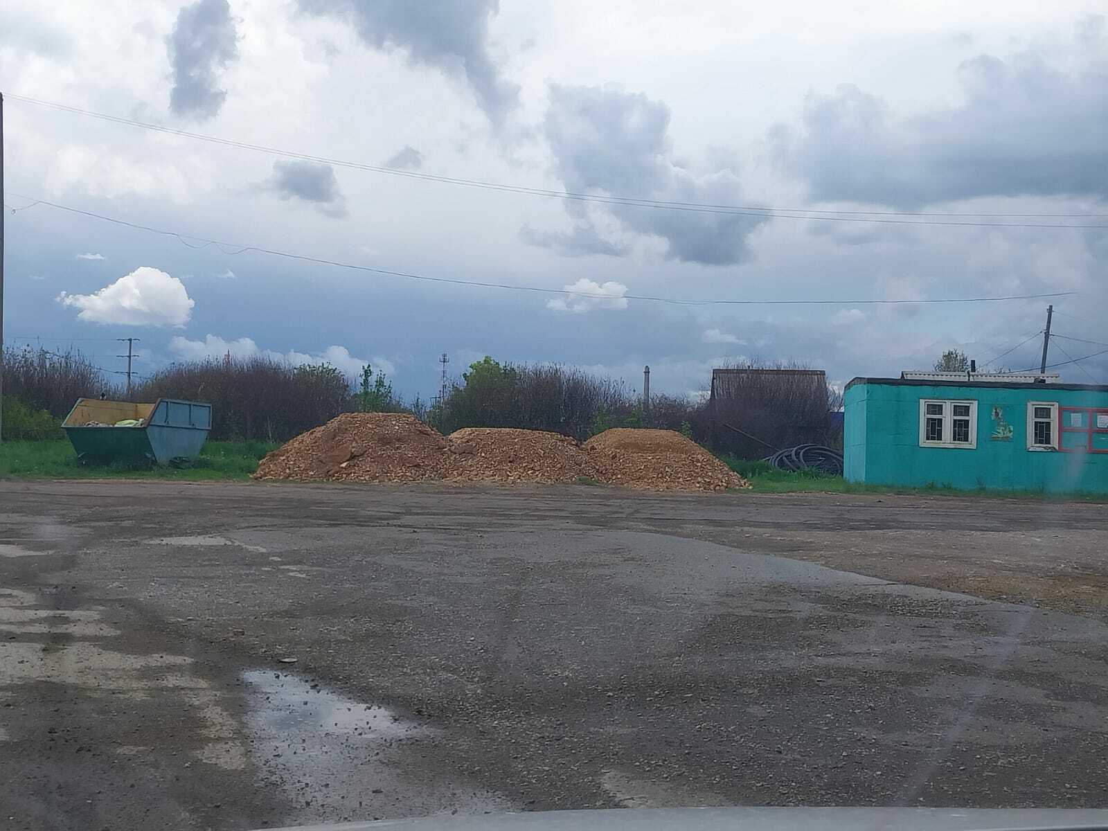 Садовые хлопоты - дружная работа