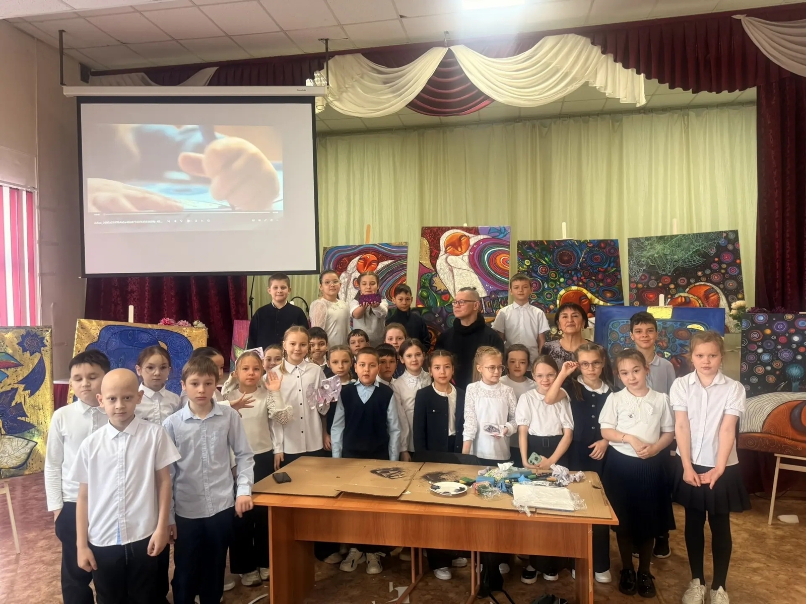 Художник Valerius провел благотворительные мастер-классы в родном Сибае