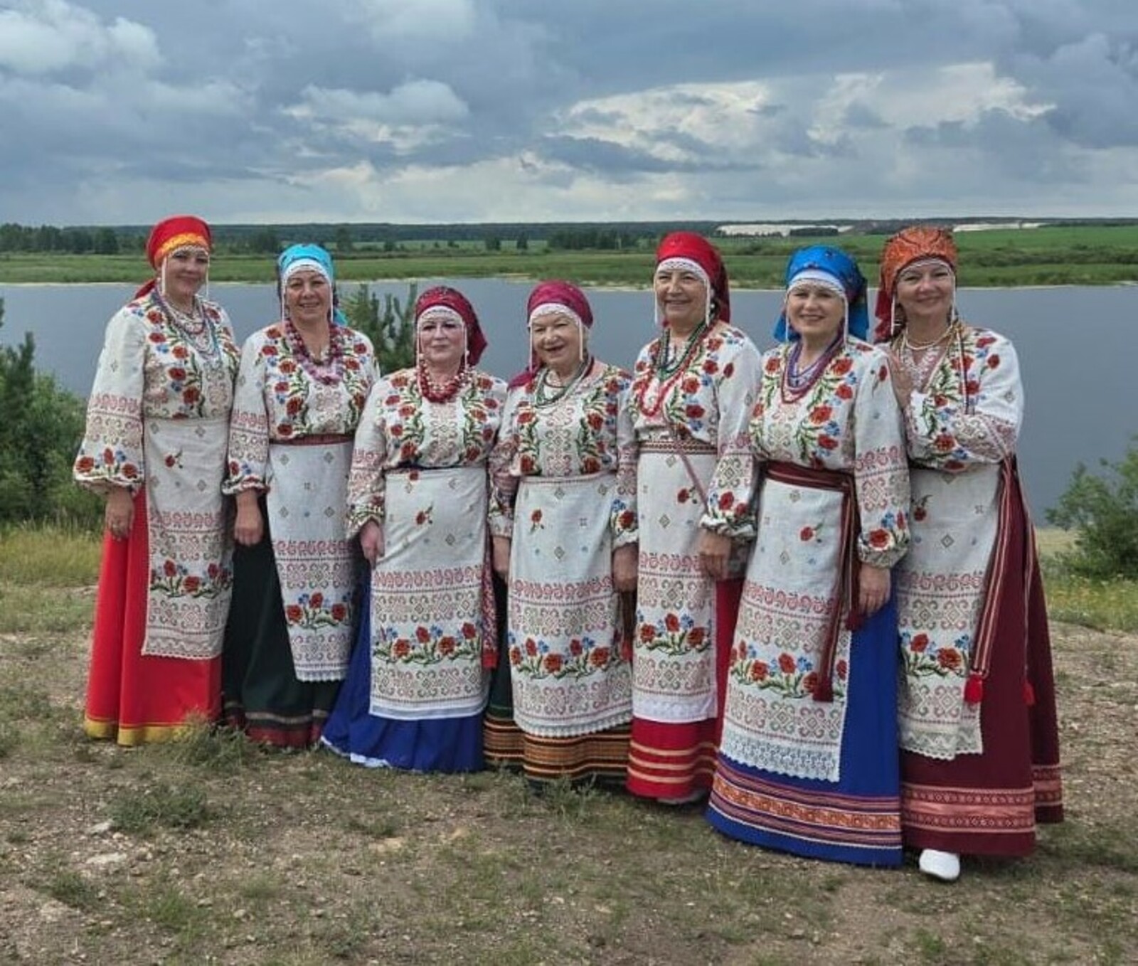 Ансамбль "Мироколица" из Сибая выступил на Бажовском фестивале