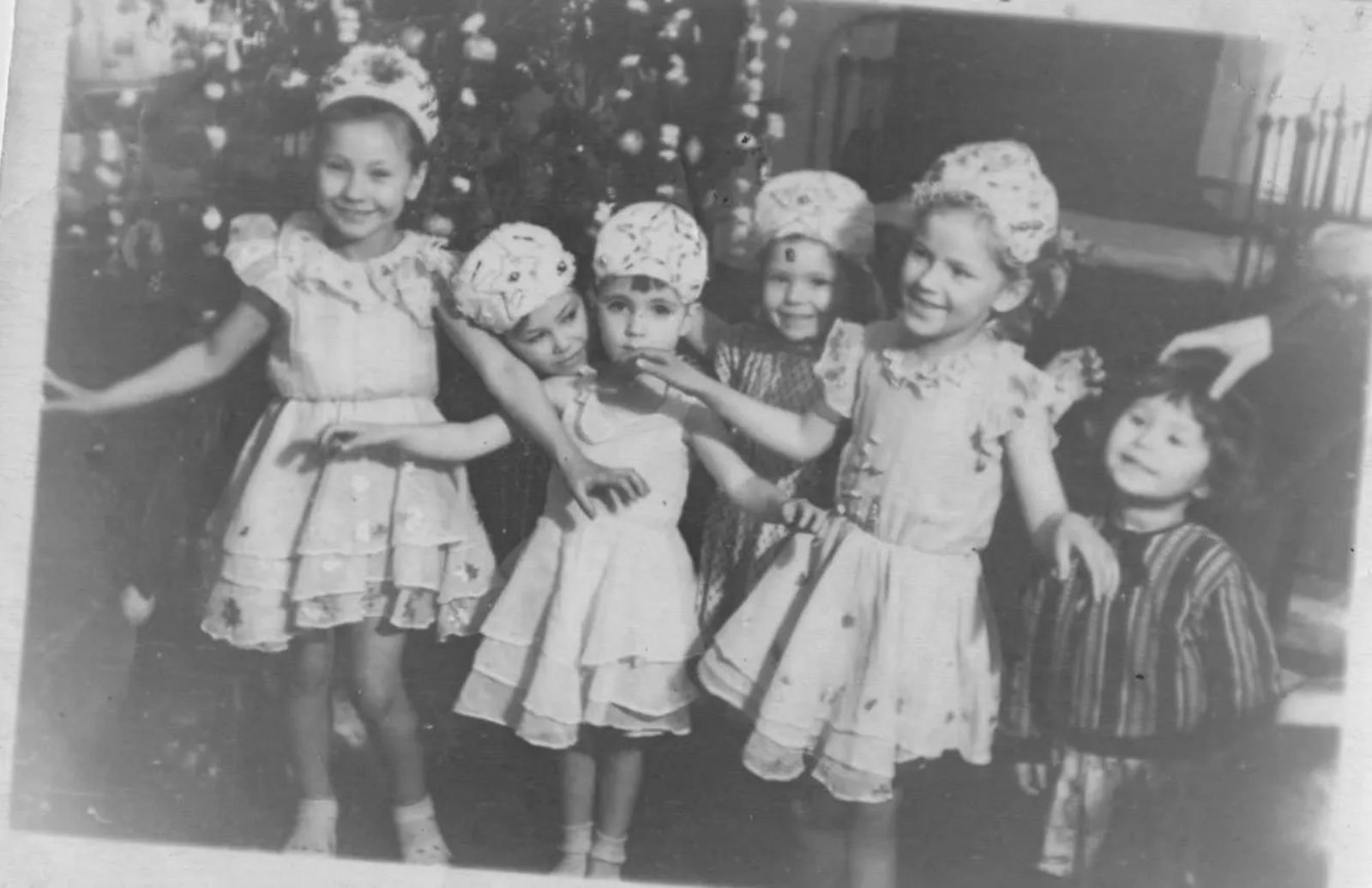 Оранжевый отрез на платье