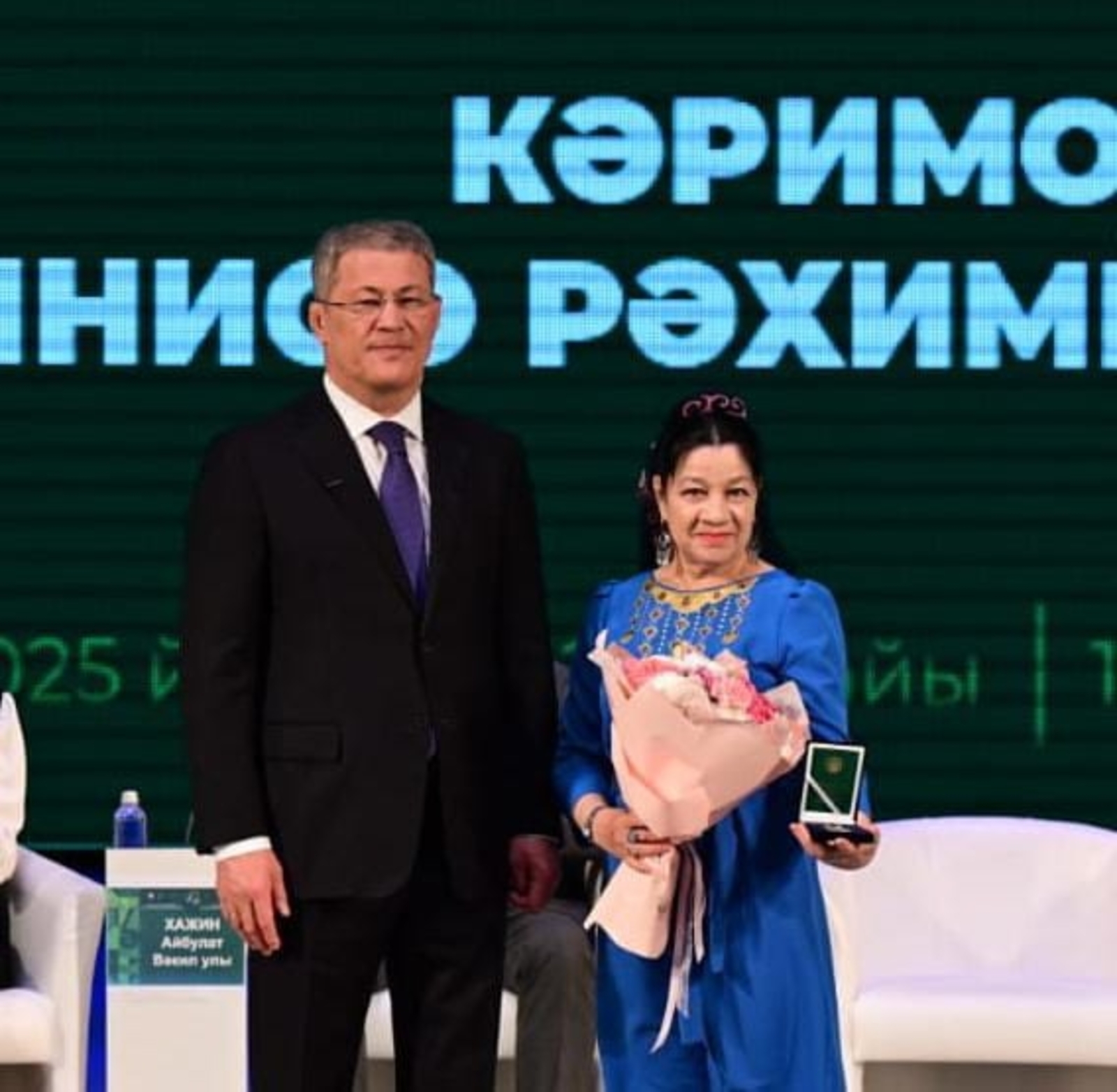 Талант и знание -- яркий свет, без них и тьмы исхода нет