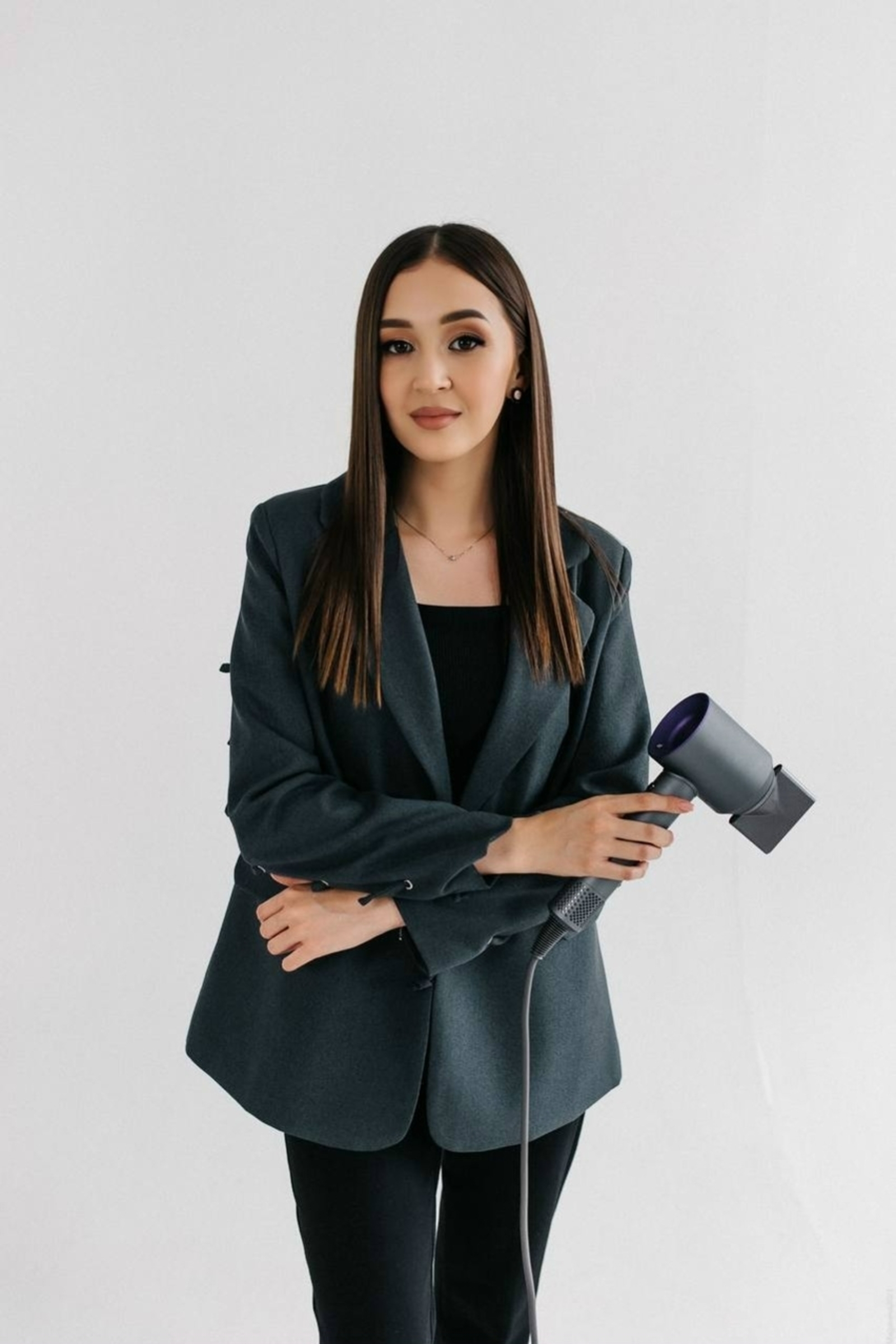 Реализует новое направление в индустрии красоты