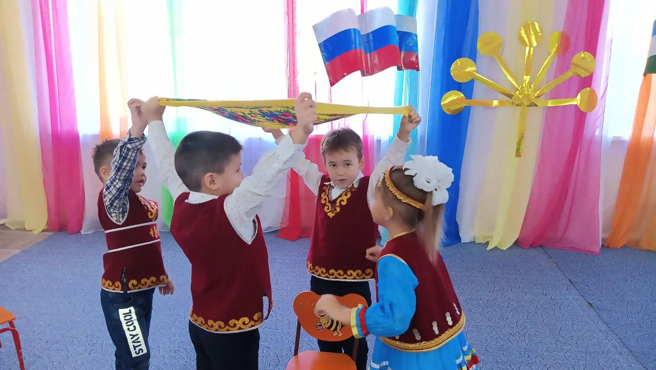 День национального костюма в «Белоснежке»