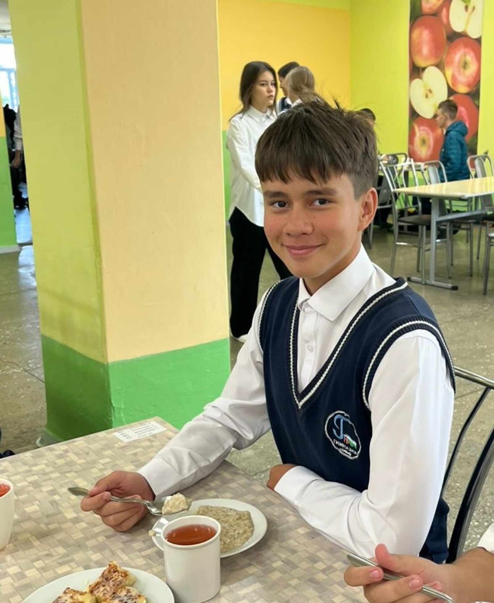 Чем кормят в школьных столовых Сибая?