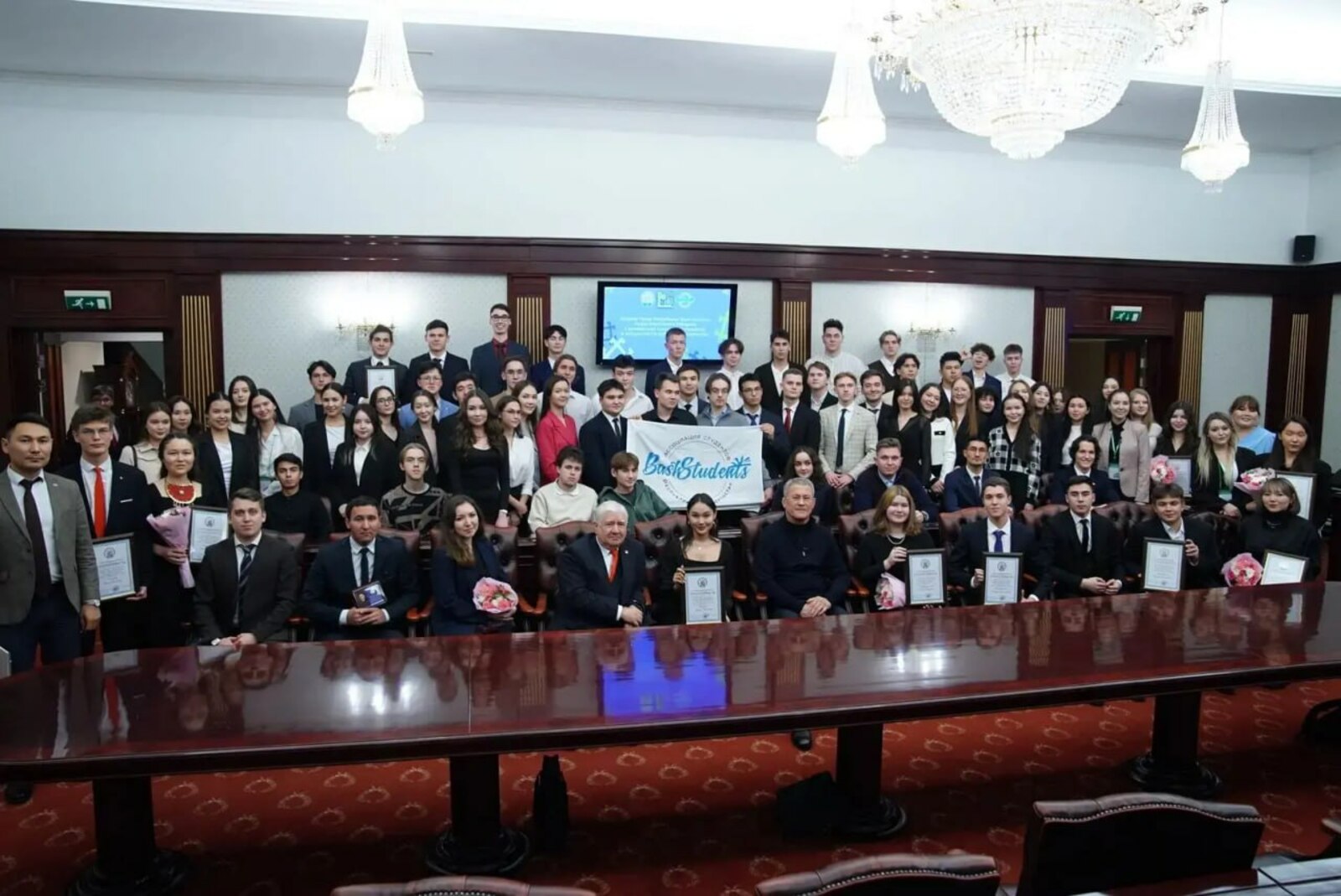 Студенты проходят практику в администрации Главы РБ