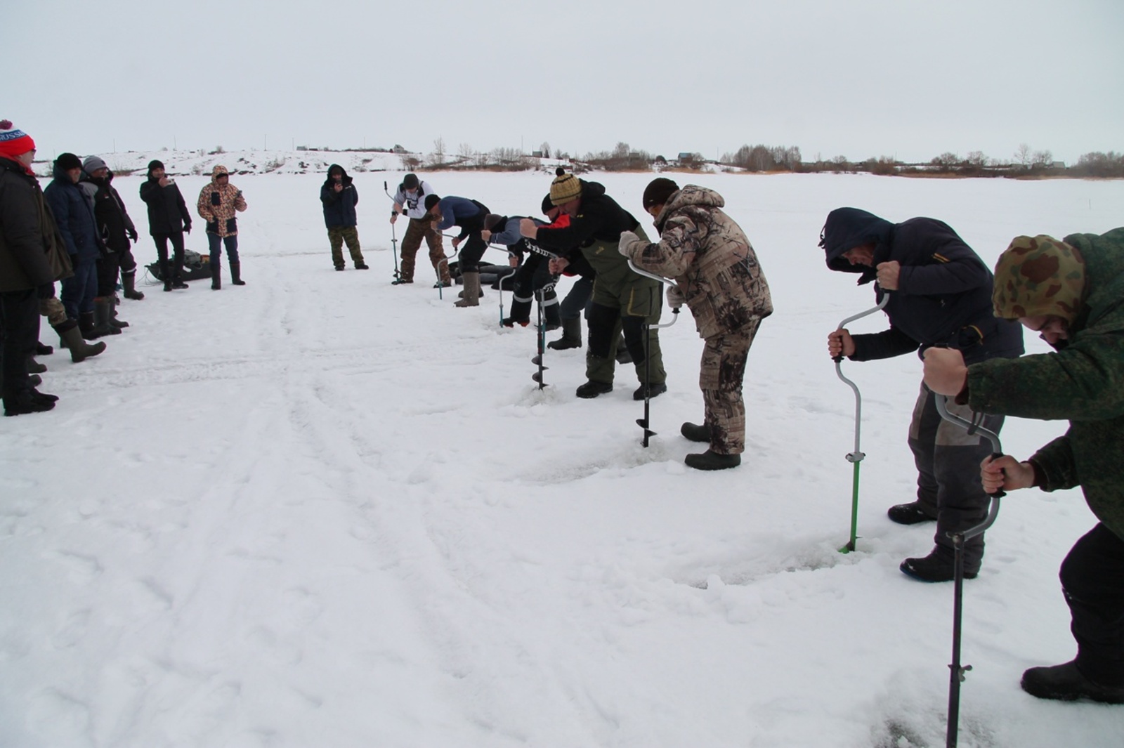 В Сибае прошли соревнования по зимнему лову рыбы