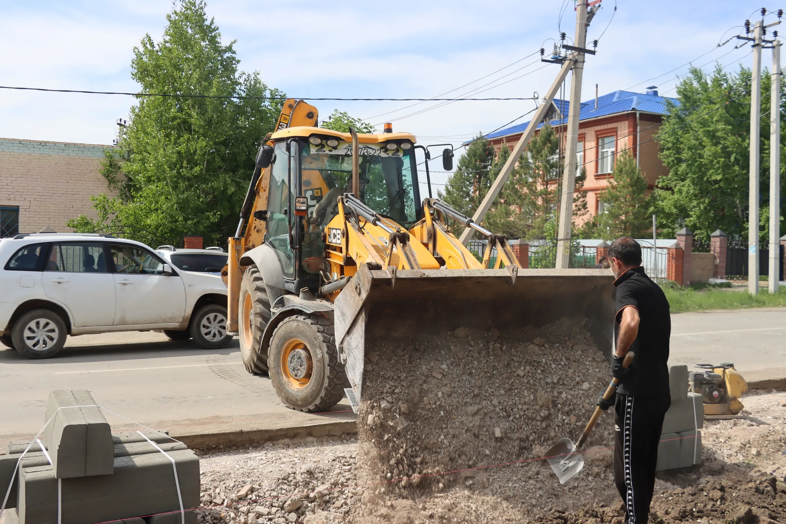 В Акъяре обостраивают пешеходную зону