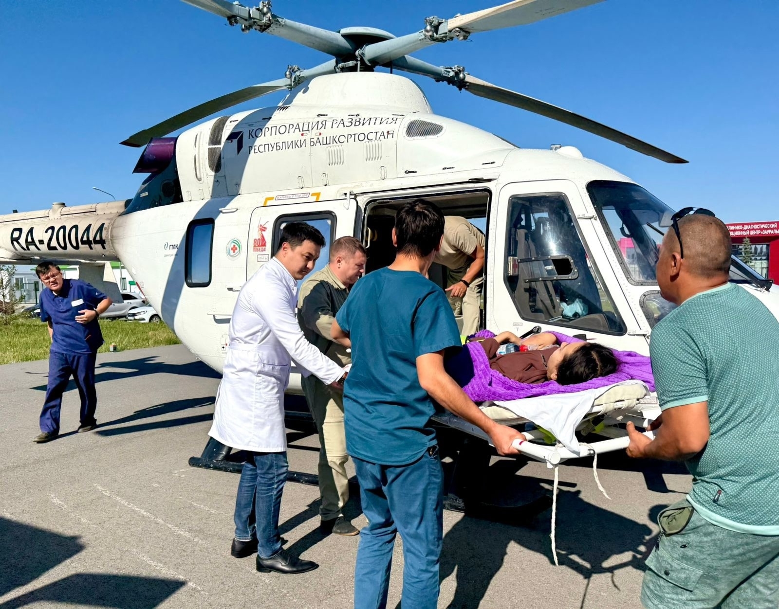 Оказали оперативную помощь маленьким пациентам