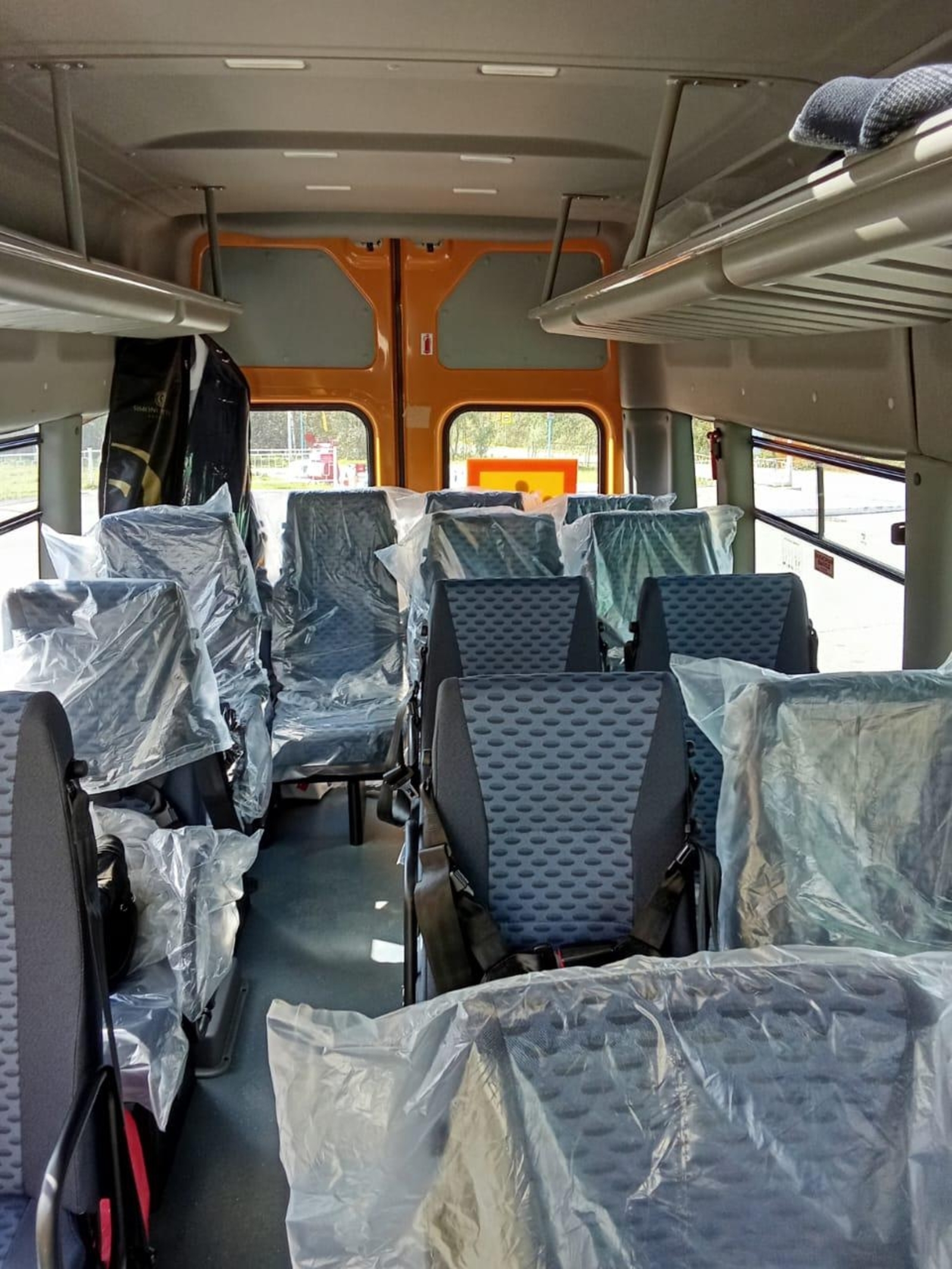 Сибай получил два новых автомобиля для школ