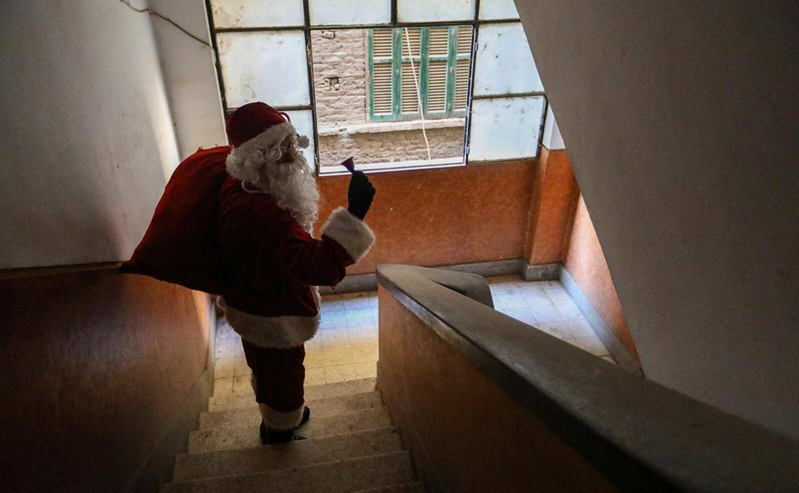 Сразу положите трубку