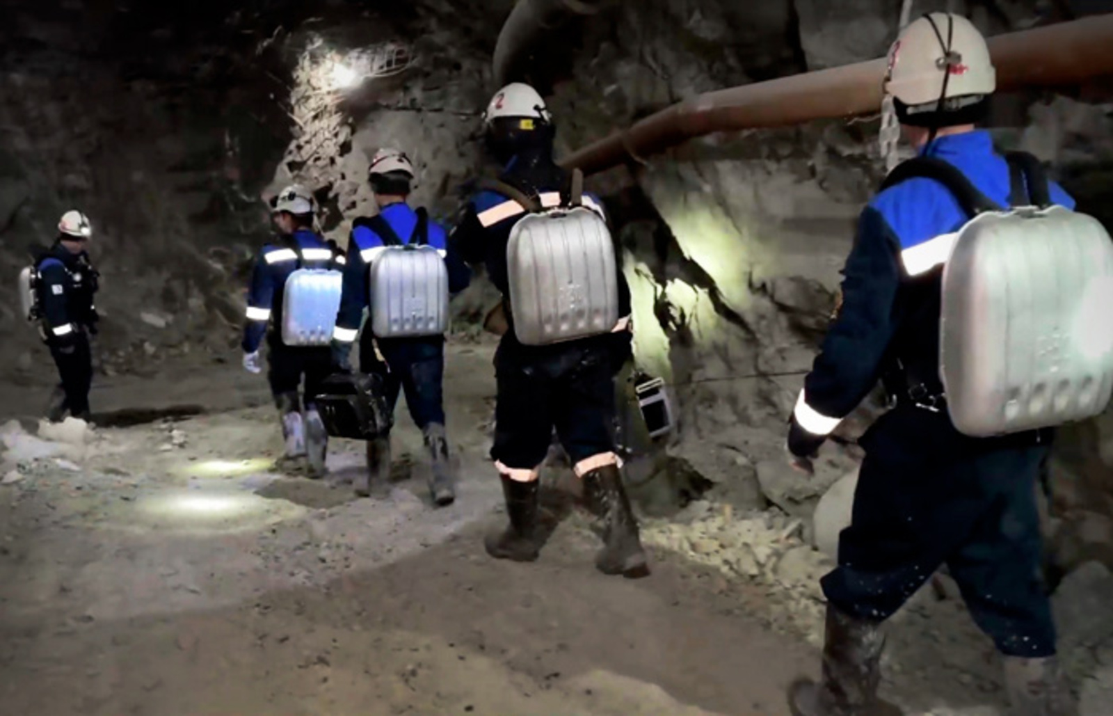 Судьба заблокированных на руднике «Пионер» горняков до сих пор неизвестна