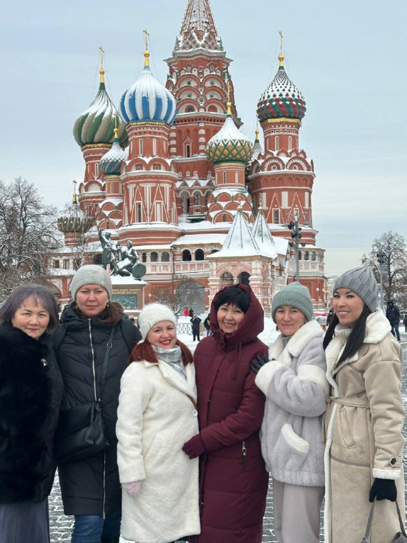 Сибайские подруги съездили в Москву и побывали на ВДНХ