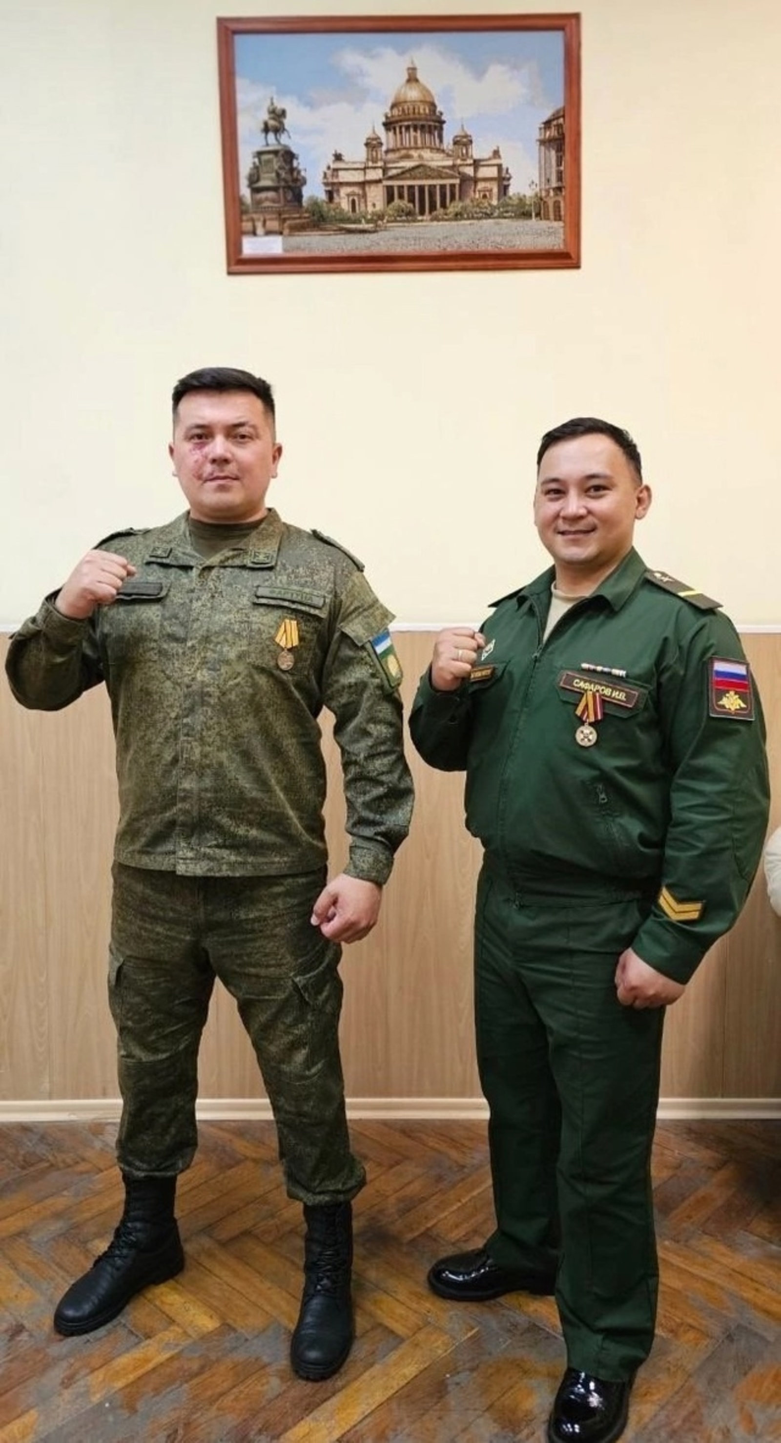 Артистов наградил министр обороны России